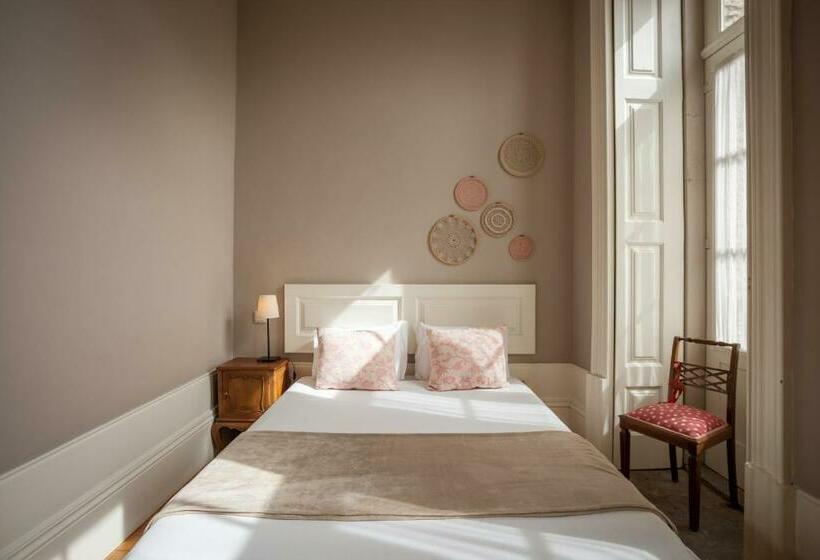 اتاق استاندارد, Being Porto Hostel