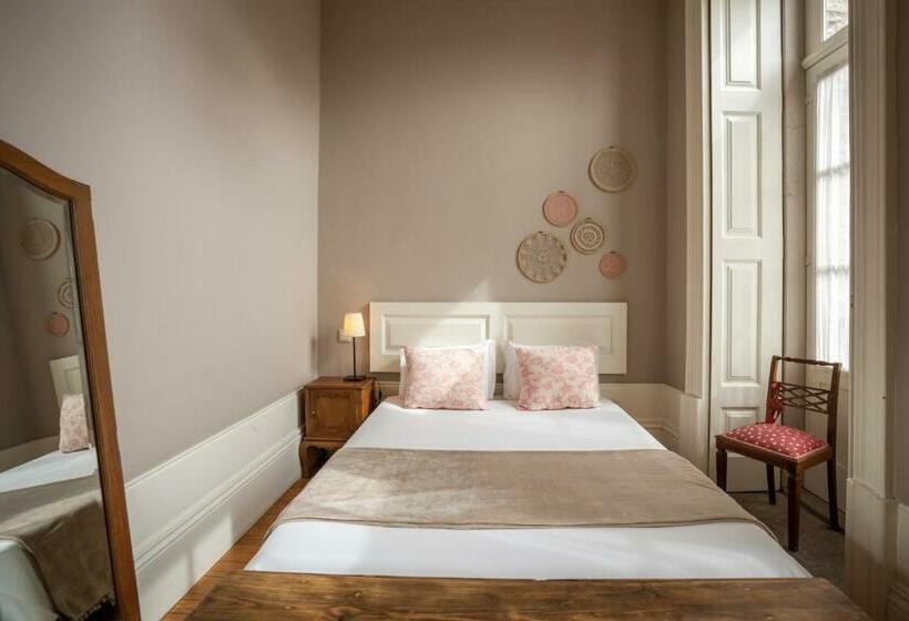 اتاق استاندارد, Being Porto Hostel