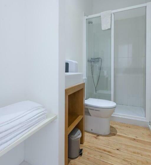 اتاق استاندارد, Being Porto Hostel