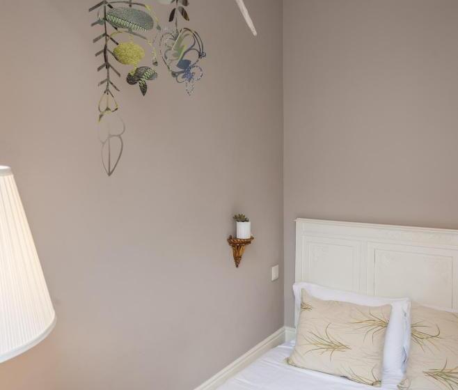 اتاق عادی, Being Porto Hostel