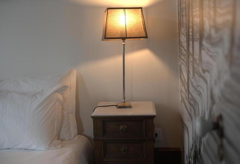 Семейный Номер, Casa Com Historia