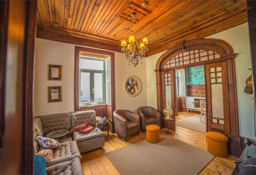 Семейный Номер, Casa Com Historia