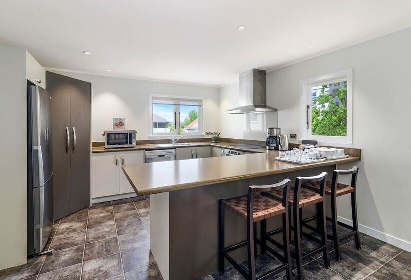 اتاق استاندارد با سرویس بهداشتی مشترک, Lakes Lodge Rotorua