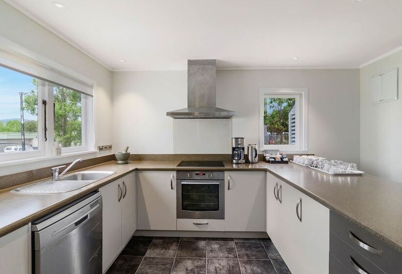 스탠다드 룸 공동 욕실, Lakes Lodge Rotorua