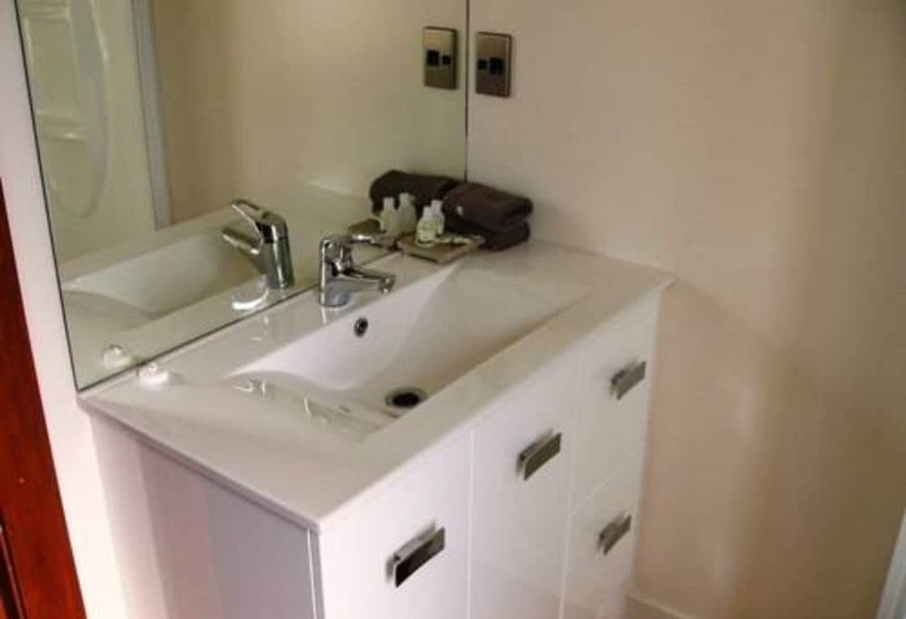 اتاق استاندارد با سرویس بهداشتی مشترک, Lakes Lodge Rotorua