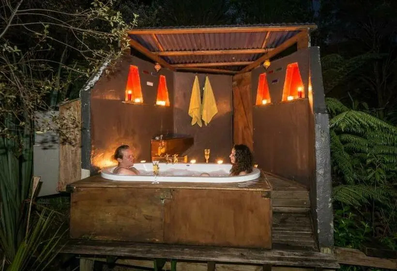 デラックススイート, Stone Store Lodge