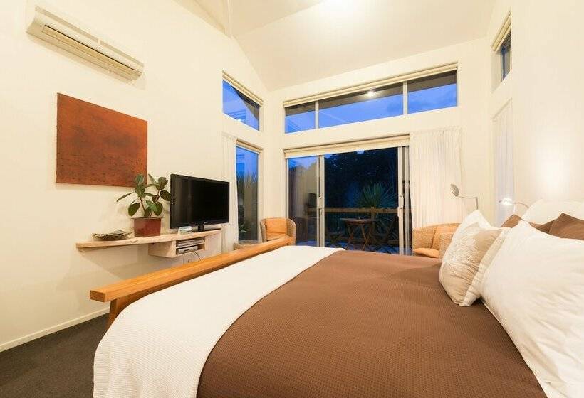 سوییت لوکس, Stone Store Lodge