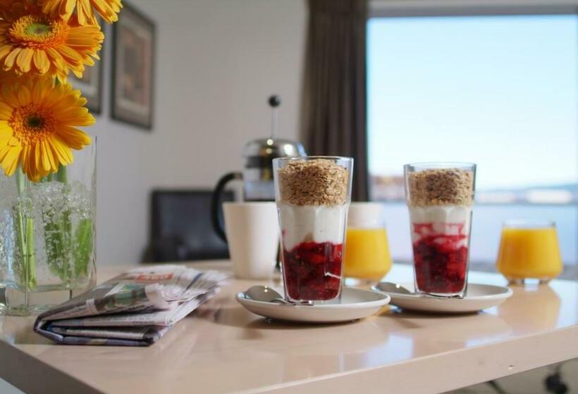 Люкс Deluxe 2 Спальни, Beechtree Motel