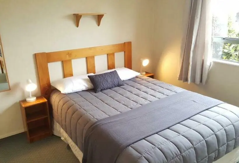 Huoneisto 1 Makuuhuone Puutarhanäkymä, Catlins Area Motel