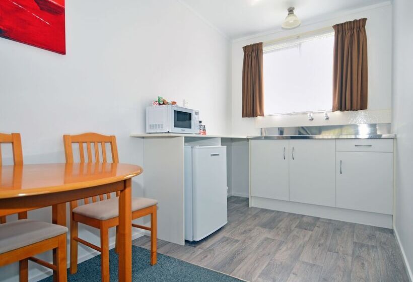 חדר פרמיום, Celtic Motel