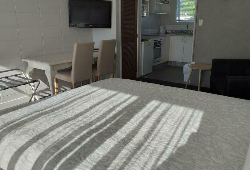 스탠다드 스튜디오 킹침대, Continental Motel