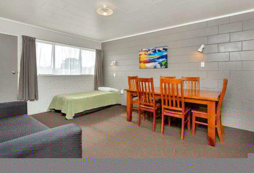 스탠다드 스튜디오 킹침대, Continental Motel