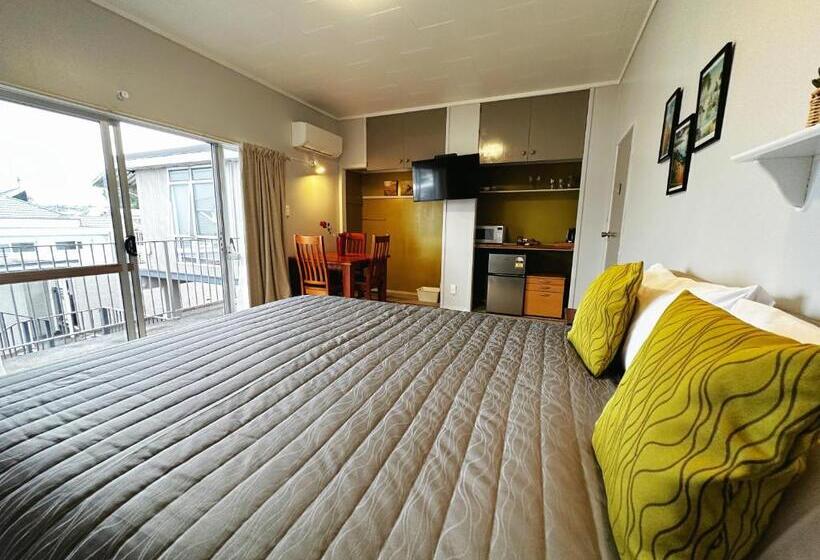 이코노미 룸, Continental Motel