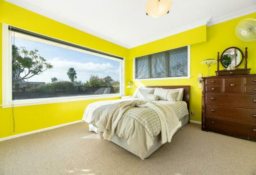 Номер Стандарт Вид на Бассейн, Grange Harbour View B&b