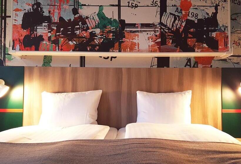 غرفة قياسية ثلاثية, Good Morning Arlanda