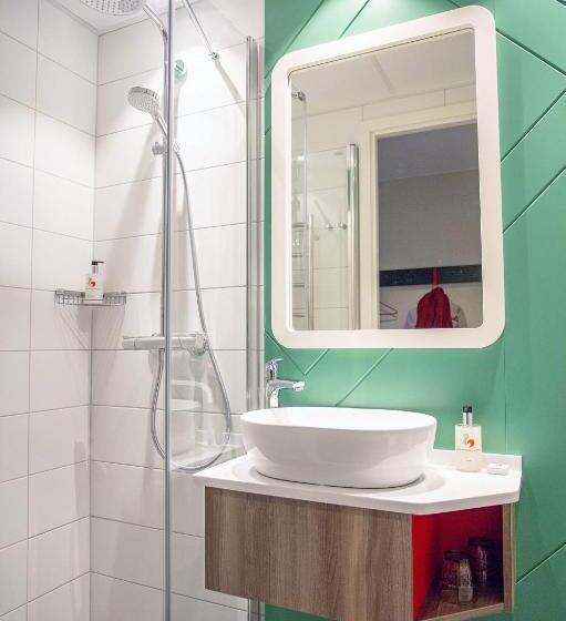 غرفة قياسية ثلاثية, Good Morning Arlanda