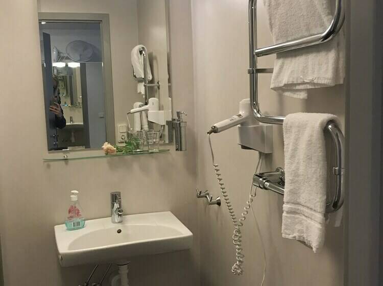 חדר סטנדרט, L Gustaf