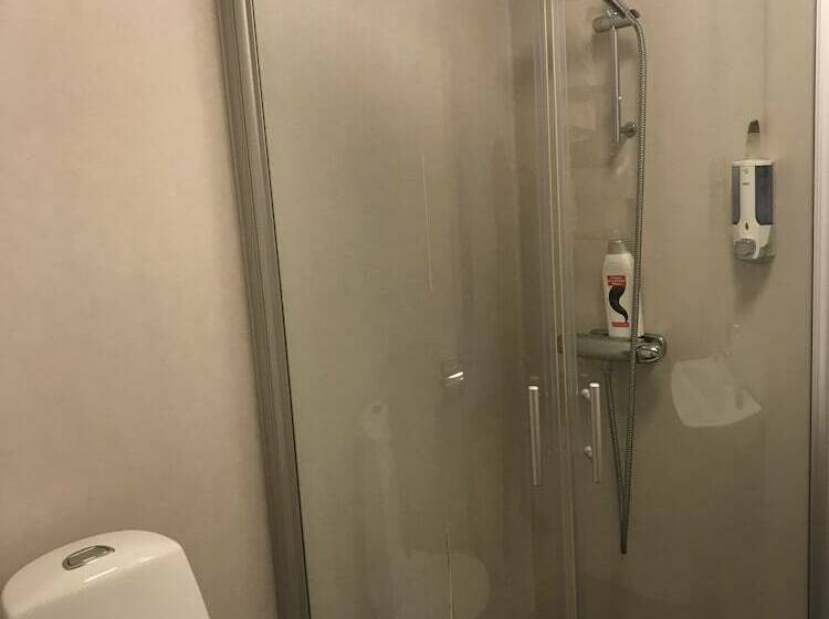 חדר סטנדרט, L Gustaf