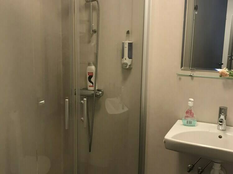 חדר סטנדרט, L Gustaf