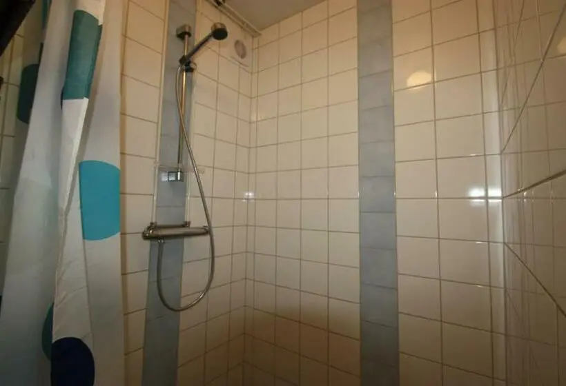 Standard Yhden Hengen Huone, L Paradis