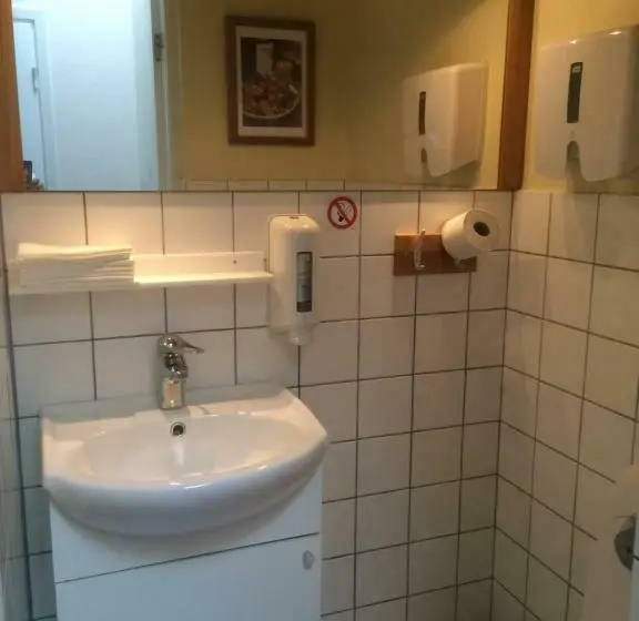 Standard Yhden Hengen Huone Jaettu Kylpyhuone, L Paradis