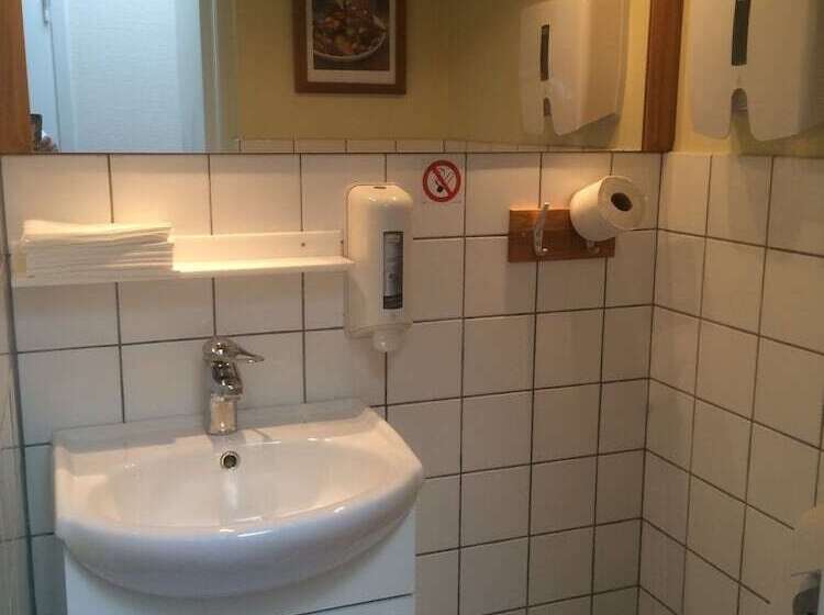 バスルーム共有のシングルスタンダード, L Paradis