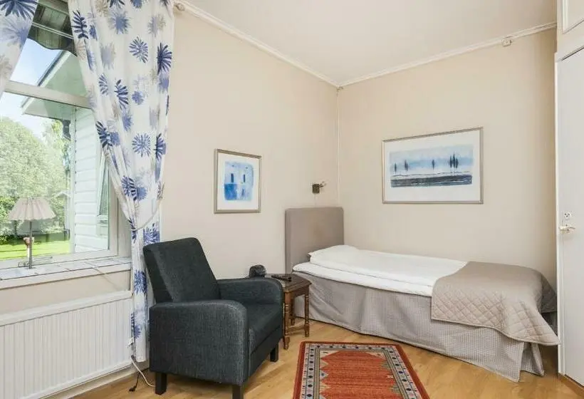 Standard Yhden Hengen Huone, L Strandvillan B&b