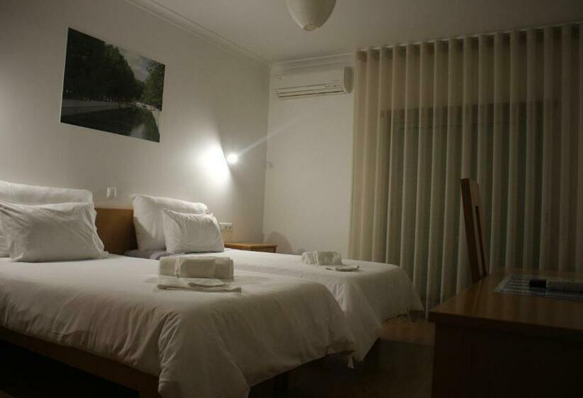 غرفة قياسية, Solar Da Charneca