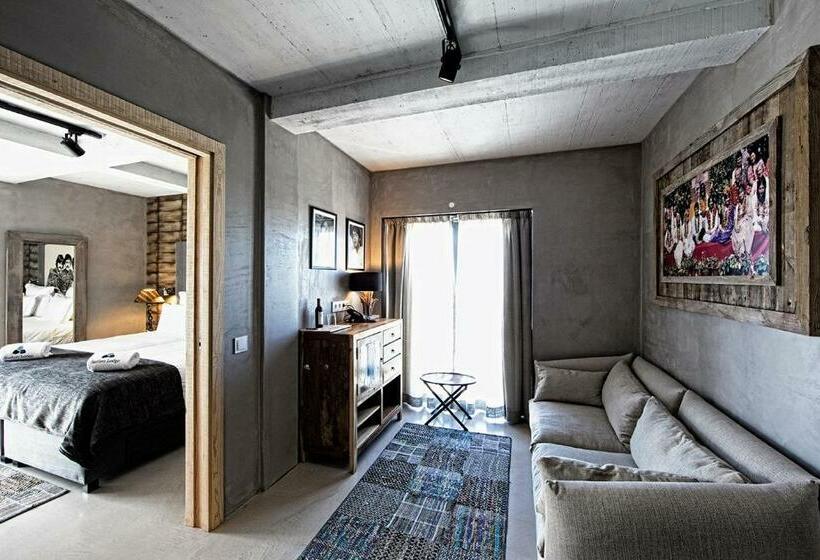 Люкс, Surfers Lodge Peniche
