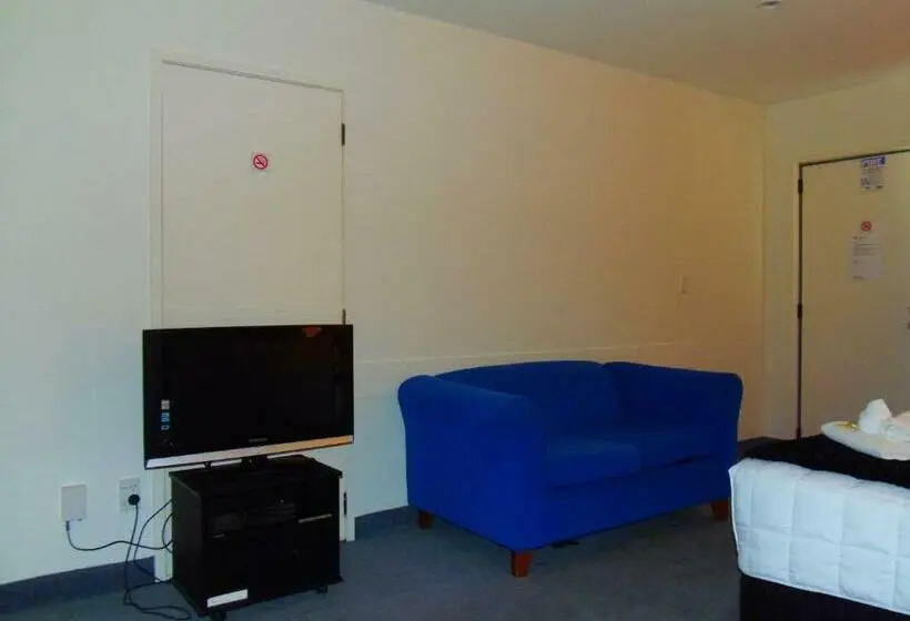 スタンダードスタジオ, Kapiti Lindale Motel And Conference Centre