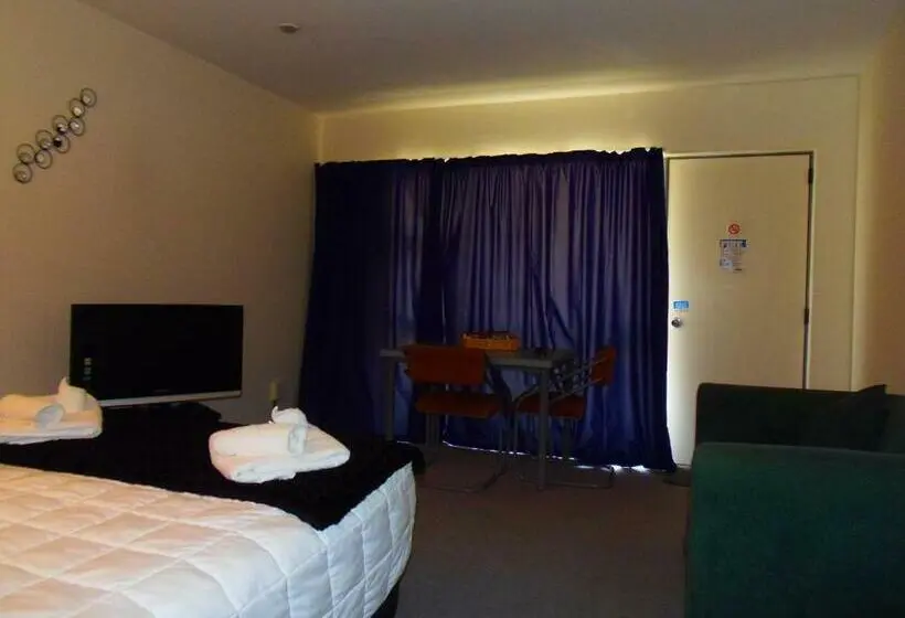 スタンダードスタジオ, Kapiti Lindale Motel And Conference Centre