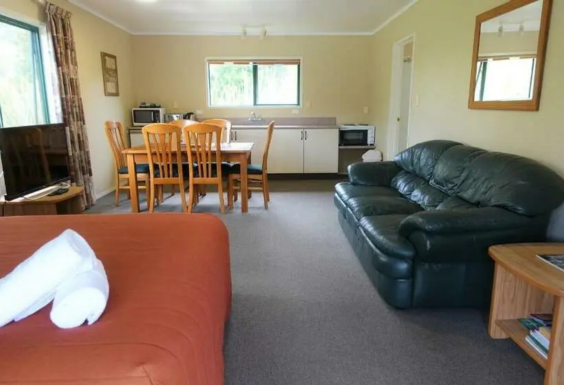 Perhehuoneisto, Kiwi Park Motels