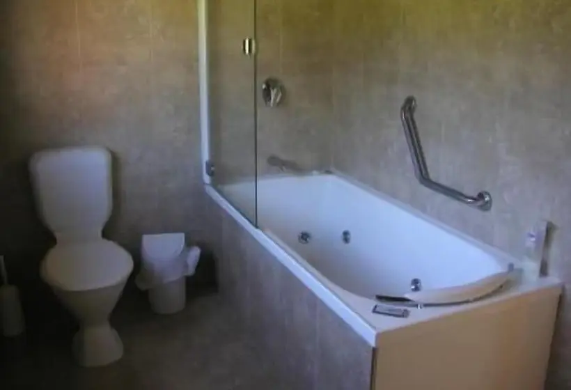 Perhehuoneisto, Kiwi Park Motels