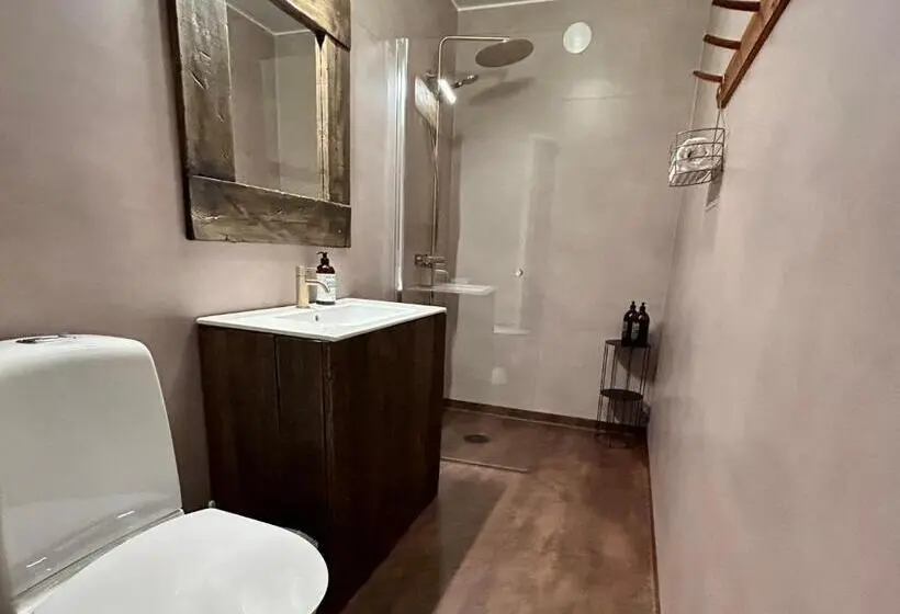Standard Neljän Hengen Huone, Kungshaga Hotell