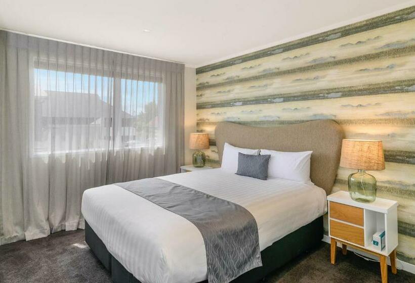 اتاق لوکس با تخت بزرگ, Lakes Lodge Rotorua