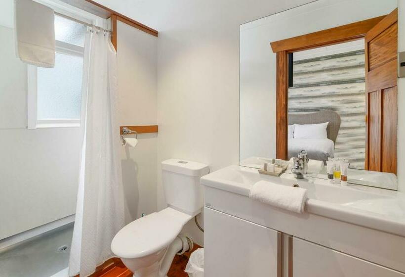 디럭스 룸 킹사이즈 침대, Lakes Lodge Rotorua