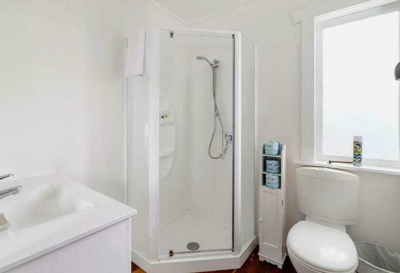 اتاق استاندارد با سرویس بهداشتی مشترک, Lakes Lodge Rotorua