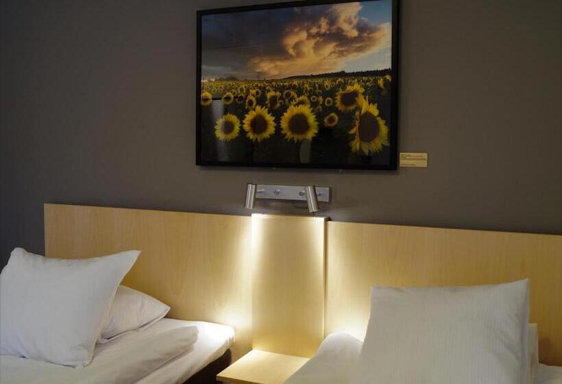 家庭间, Linköpings Cityhotell Och Vandrarhem