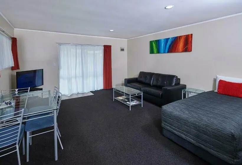 1ベッドルームアパートメント, Livingston Motel