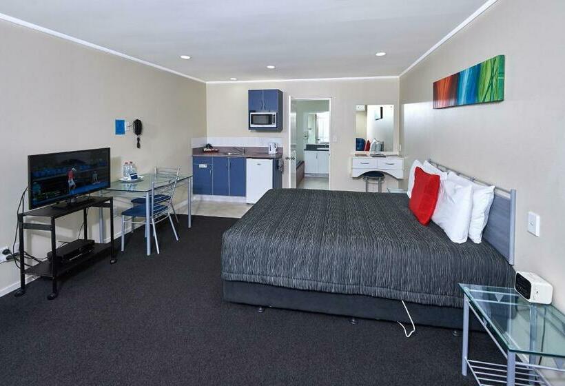 Студия Стандарт, Livingston Motel