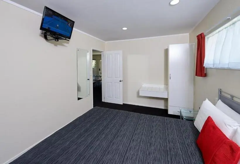 2ベッドルームアパートメント, Livingston Motel