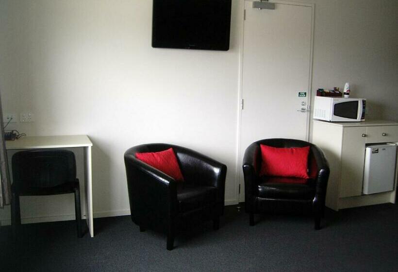 استودیوی استاندارد, Northpark Motel
