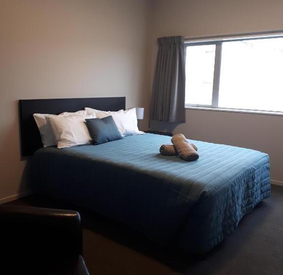 Superior Rum, Northpark Motel