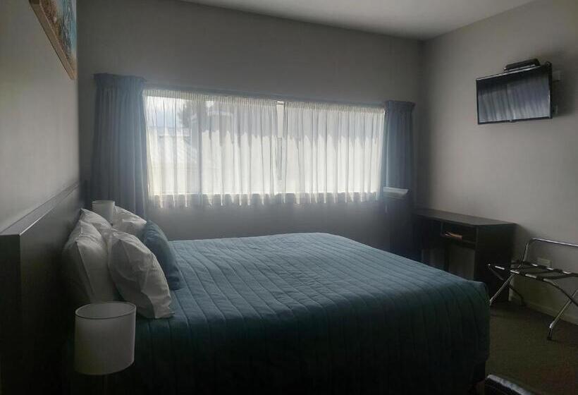 Superior Rum, Northpark Motel