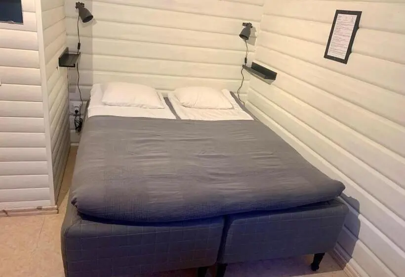 Talo 1 Makuuhuone, Karlstad Swecamp Bomstadbaden