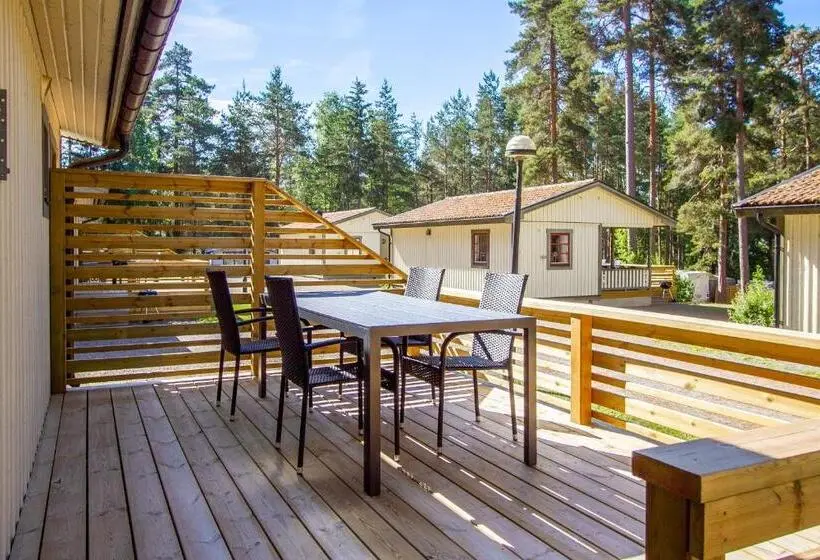Talo 2 Makuuhuonetta, Karlstad Swecamp Bomstadbaden
