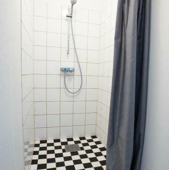 חדר משפחתי חדר אמבטיה משותף, Systrar & Bonor Bed And Breakfast