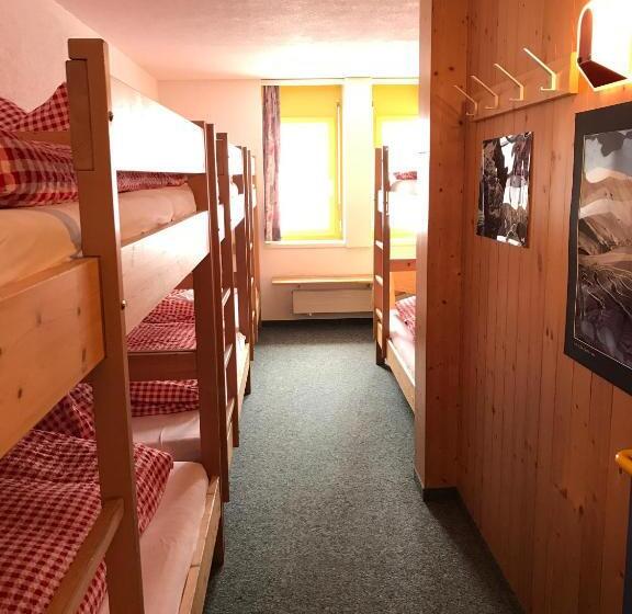Bed in een Gedeelde Kamer, Berggasthaus First Only Accessible By Cable Car