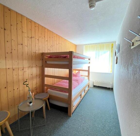 Standaardkamer met Tweepersoonsbed, Berggasthaus First Only Accessible By Cable Car