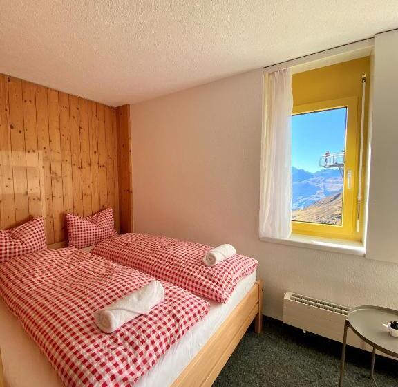 Familiekamer, Berggasthaus First Only Accessible By Cable Car